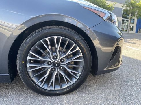 Used 2023 Kia Forte GT-Line w/ GT-Line Technology Package FWD image 4