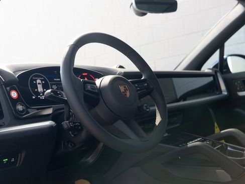 New 2026 Porsche Cayenne image 4