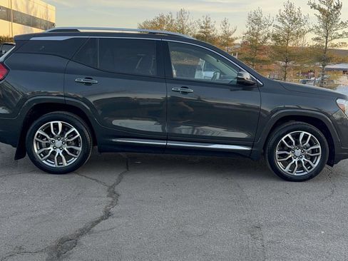 Used 2022 GMC Terrain Denali w/ Denali Premium Package image 3