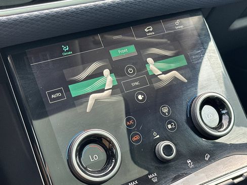 Used 2019 Land Rover Range Rover Velar S image 21