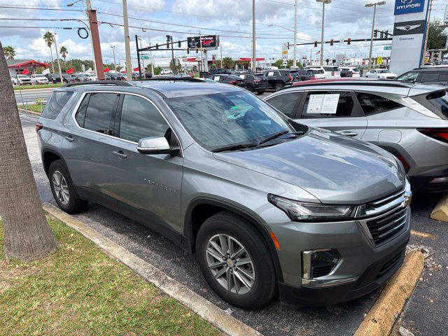 Used 2023 Chevrolet Traverse LT FWD image 2