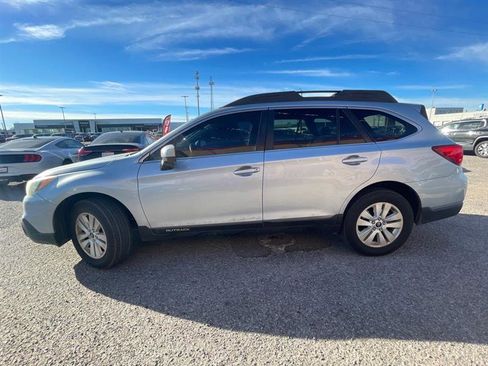 Used 2015 Subaru Outback 2.5i Premium image 2