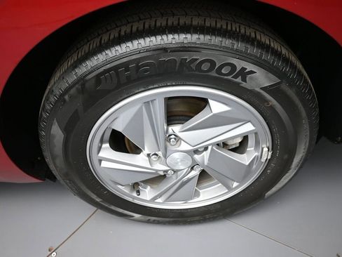 Certified 2024 Hyundai Elantra SE FWD image 15