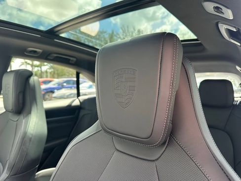 Used 2026 Porsche Macan Electric RWD image 24