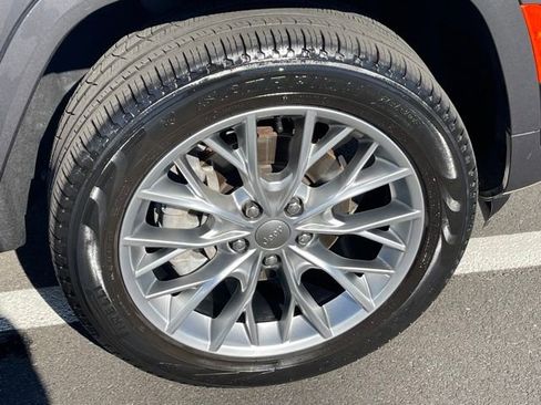 Used 2022 Jeep Grand Cherokee Summit w/ Luxury Tech Group V image 33