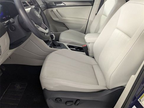Used 2024 Volkswagen Tiguan SE image 14