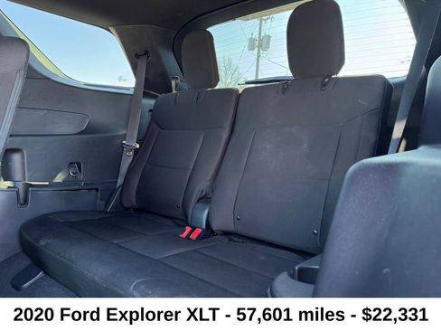 Used 2020 Ford Explorer XLT image 28