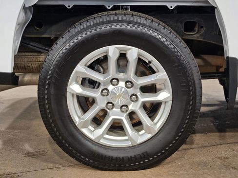 Used 2024 Chevrolet Silverado 1500 LT RWD image 17