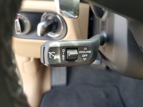 Used 2024 Porsche Macan image 13