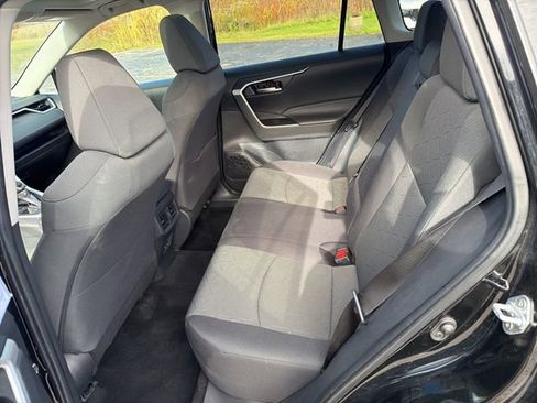 Used 2024 Toyota RAV4 XLE w/ Convenience Package image 30