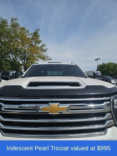 Used 2024 Chevrolet Silverado 2500 High Country w/ High Country Premium Package AWD/4WD image 6