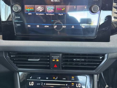 Used 2025 Volkswagen Jetta SE w/ Sunroof Package FWD image 14