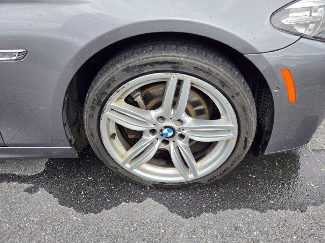 Used 2016 BMW 550i xDrive Sedan w/ M Sport AWD/4WD image 30