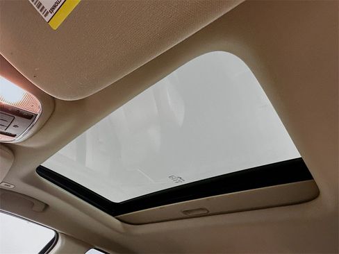 Used 2017 Jeep Grand Cherokee Limited image 21