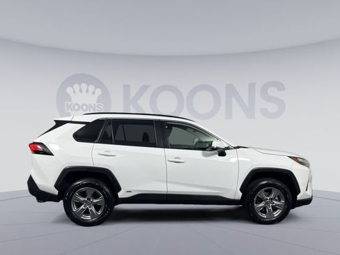 Used 2025 Toyota RAV4 XLE AWD/4WD image 12