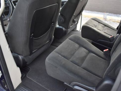 Used 2016 Dodge Grand Caravan SXT FWD image 15