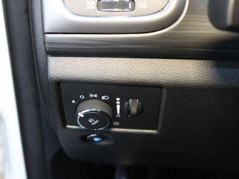 Used 2021 Jeep Grand Cherokee Altitude AWD/4WD image 15