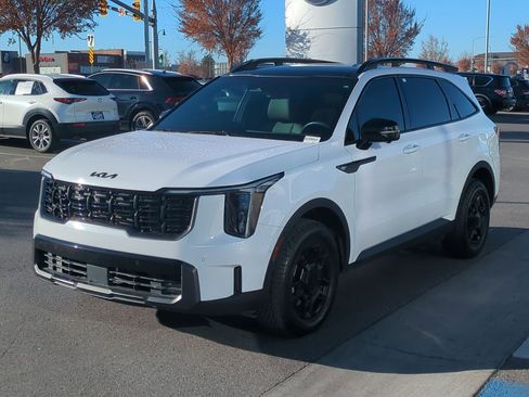 Used 2025 Kia Sorento SX Prestige w/ Olive Brown Leather Package image 11