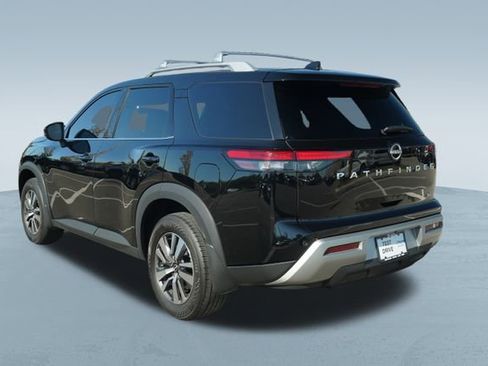 Used 2023 Nissan Pathfinder SL image 6