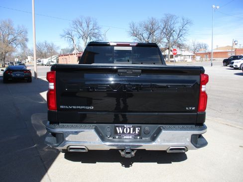 Used 2020 Chevrolet Silverado 1500 LTZ w/ LTZ Premium Package image 6