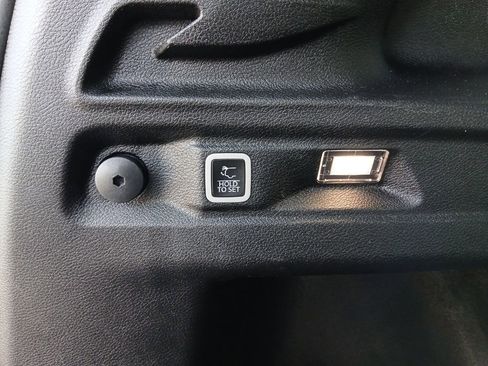 Used 2024 Jeep Grand Cherokee L Limited w/ Luxury Tech Group II image 41