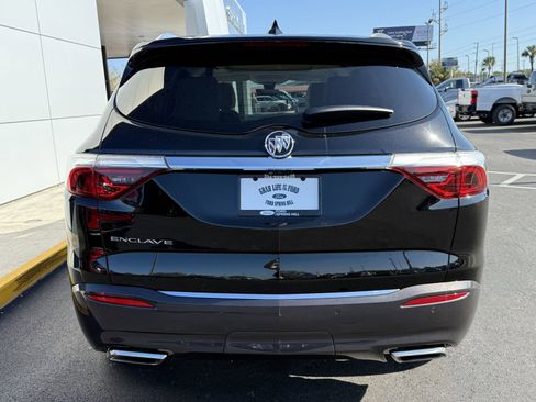 Used 2023 Buick Enclave Premium w/ Experience Buick Package image 5
