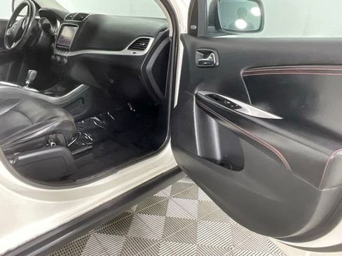 Used 2015 Dodge Journey R/T w/ Flexible Seating Group FWD image 19