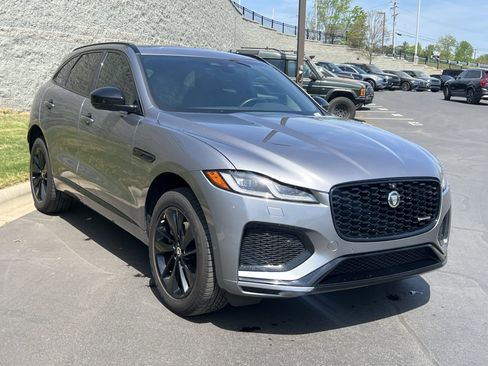 Used 2025 Jaguar F-PACE R-Dynamic S image 11