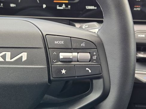 Used 2025 Kia K4 EX FWD image 36