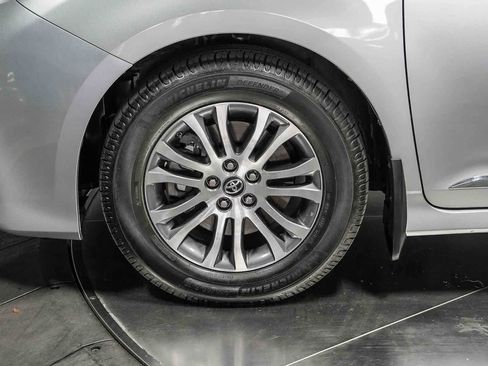 Certified 2020 Toyota Sienna XLE w/ XLE Navigation Package FWD image 9