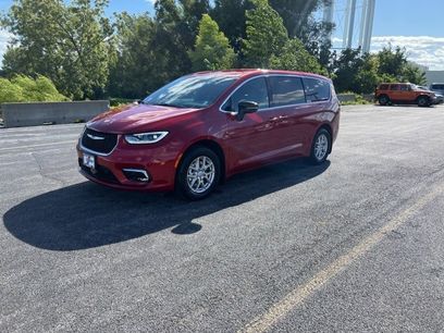 New 2026 Chrysler Pacifica Select