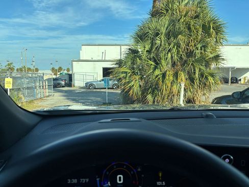 Used 2025 Chevrolet Equinox LT image 34