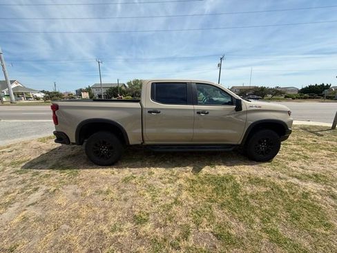 Used 2022 Chevrolet Silverado 1500 ZR2 image 8