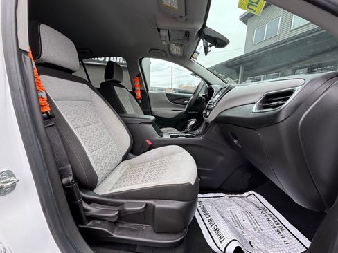 Used 2022 Chevrolet Equinox LT image 18