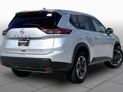 Certified 2025 Nissan Rogue SV FWD image 13