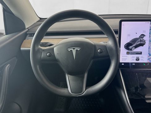 Used 2020 Tesla Model Y Long Range image 17