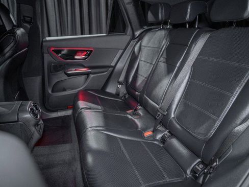 Certified 2025 Mercedes-Benz GLC 300 image 12