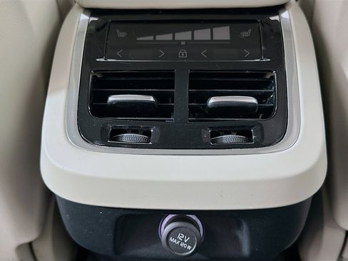 Used 2019 Volvo S60 T6 Inscription image 28