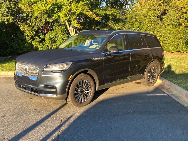 Used 2022 Lincoln Aviator Reserve w/ Equipment Group 201A AWD/4WD image 3