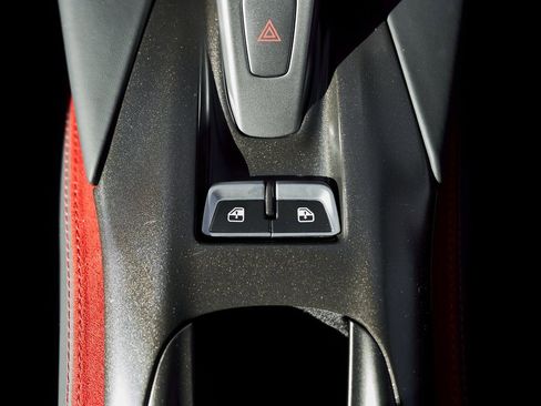 Used 2018 Ferrari 812 Superfast image 64