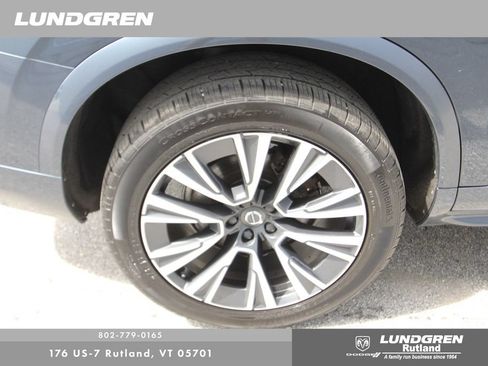 Used 2022 Volvo XC90 T5 Momentum w/ Climate Package AWD/4WD image 14