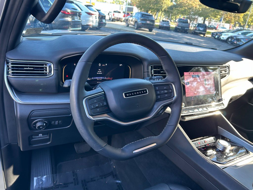 Used 2025 Jeep Wagoneer Series II w/ 8-Passenger Seating Package AWD/4WD image 18