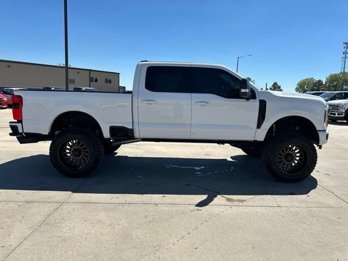Used 2024 Ford F250 Lariat w/ Sport Appearance Package AWD/4WD image 38