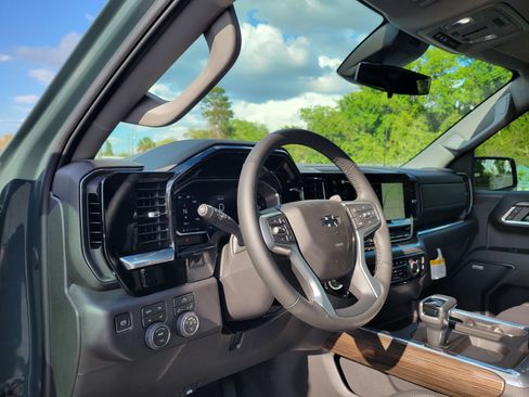 Used 2026 Chevrolet Silverado 1500 LT Trail Boss w/ Convenience Package II image 34