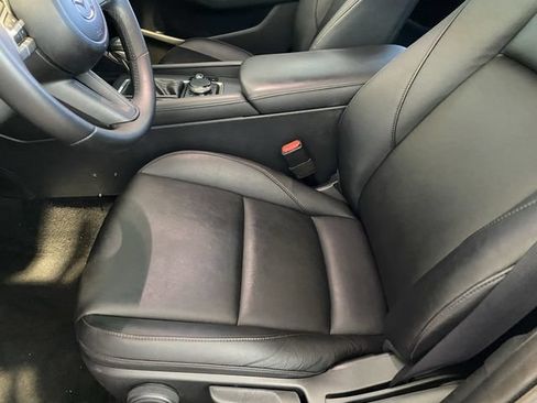 Used 2020 MAZDA MAZDA3 Hatchback FWD image 17