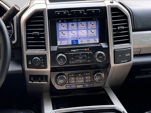 Used 2019 Ford F250 Lariat w/ Lariat Value Package AWD/4WD image 5