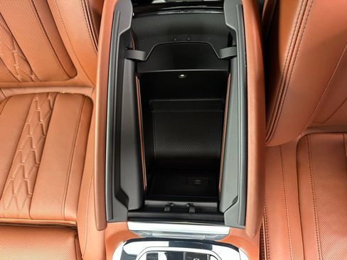 Used 2026 BMW ALPINA XB7 AWD/4WD image 28