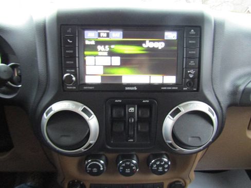 Used 2013 Jeep Wrangler Unlimited Sahara w/ Dual Top Group image 13