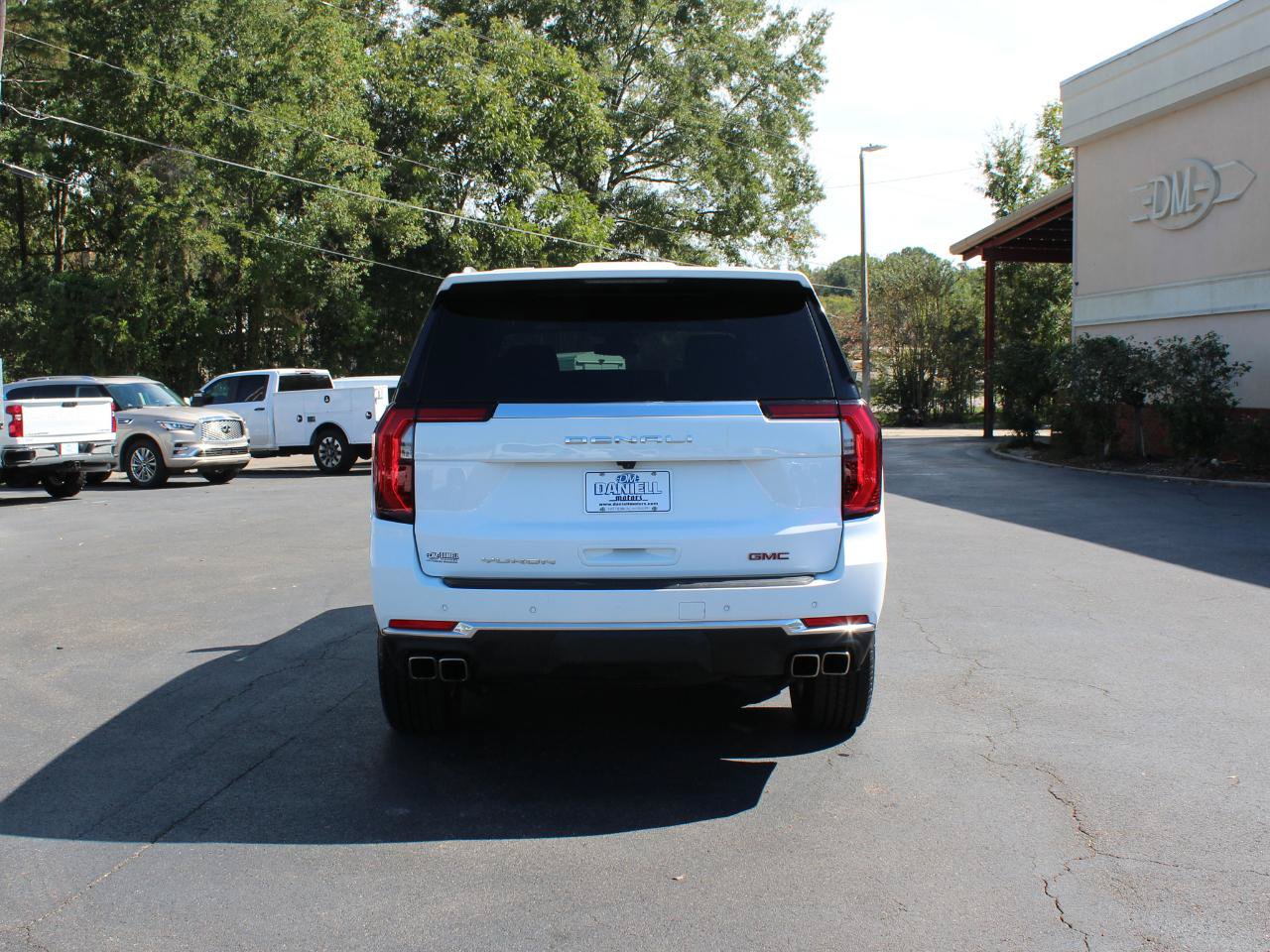 Used 2025 GMC Yukon Denali RWD image 10