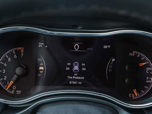 Used 2019 Jeep Grand Cherokee Laredo RWD image 31